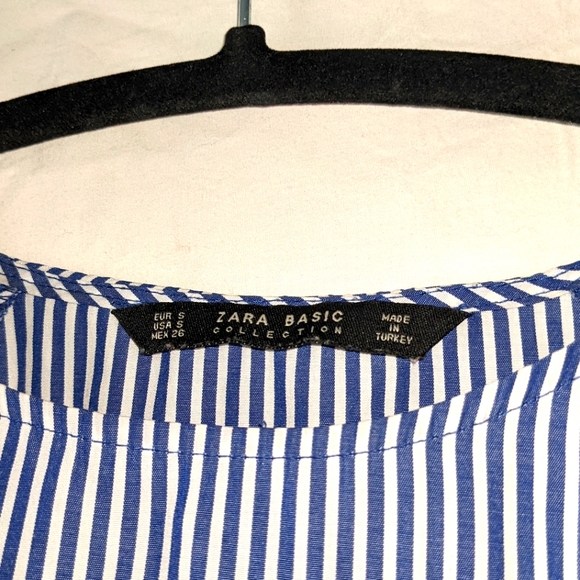 ❗2/$25 Bundle Discount❗Zara basics pin-stripped ruffled short sleeve top (S) - Picture 4 of 5